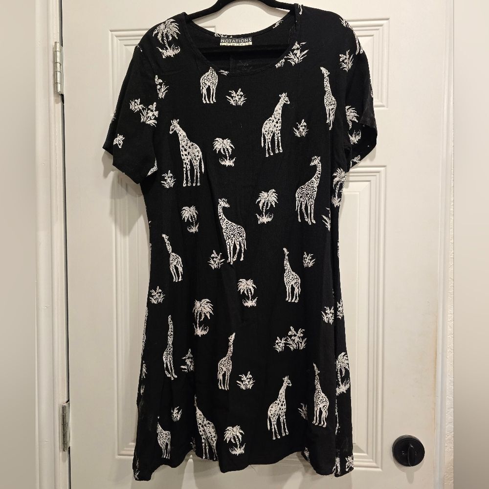 Women's Notations Clothing Co Black & White Flowy Giraffe Dress, Size L